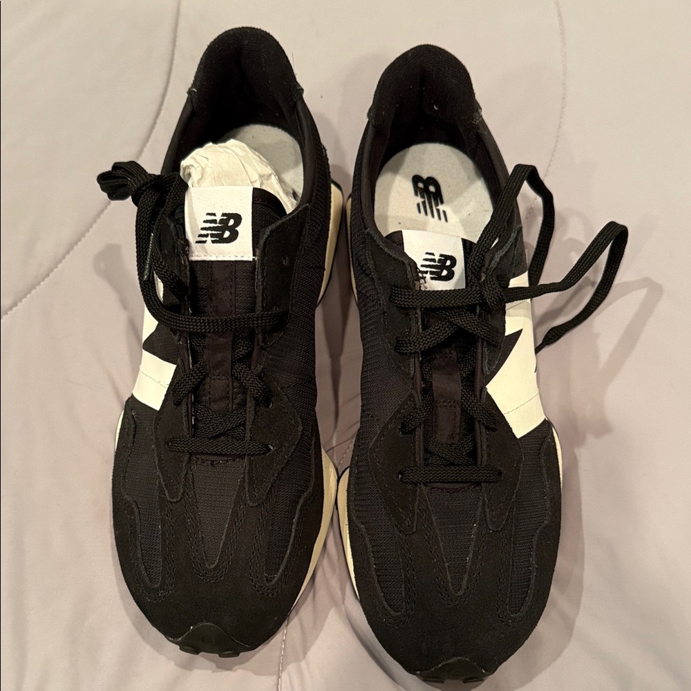 New Balance Kids Black and White Sneakers BRAND NEW!